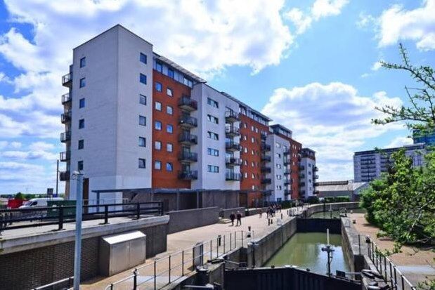 1 bed flat to rent in The Lock Building, London E15, £1,600 pcm
