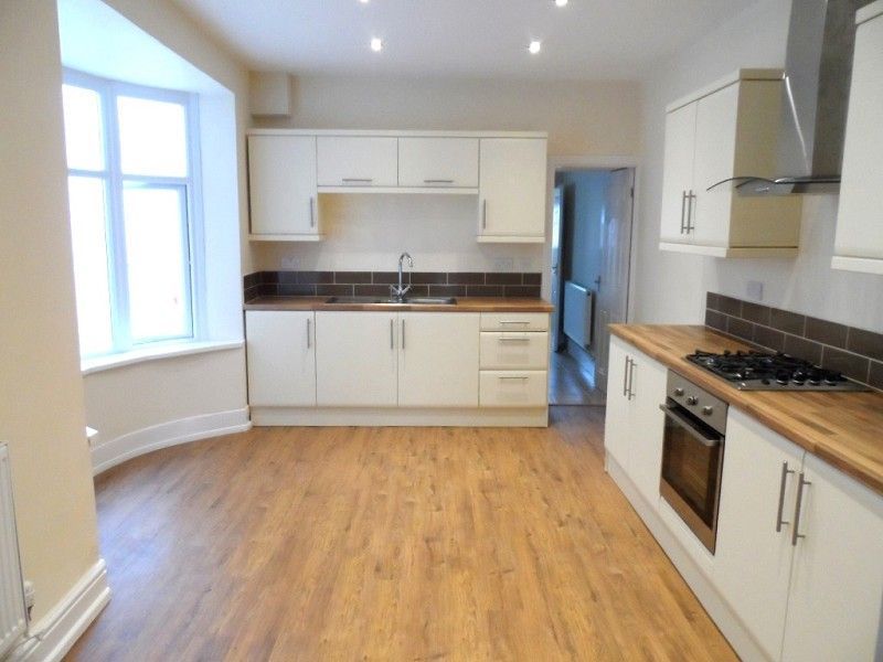 3 bed terraced house to rent in Coldstream Street, Llanelli, Carmarthenshire. SA15, £875 pcm