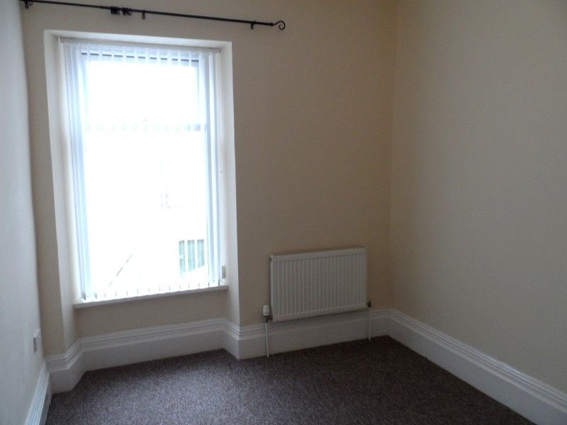 3 bed terraced house to rent in Coldstream Street, Llanelli, Carmarthenshire. SA15, £875 pcm