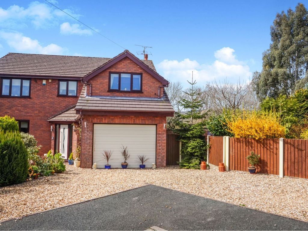 4 bed detached house for sale in Dee Valley Court, Wrexham LL14, £399,500