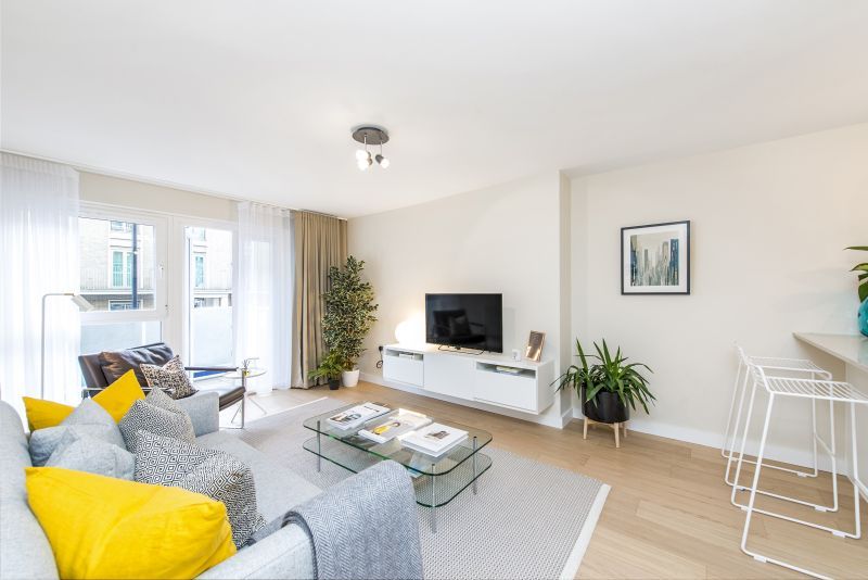 2 bed flat to rent in Kilmuir House, Ebury Street SW1W, £3,142 pcm