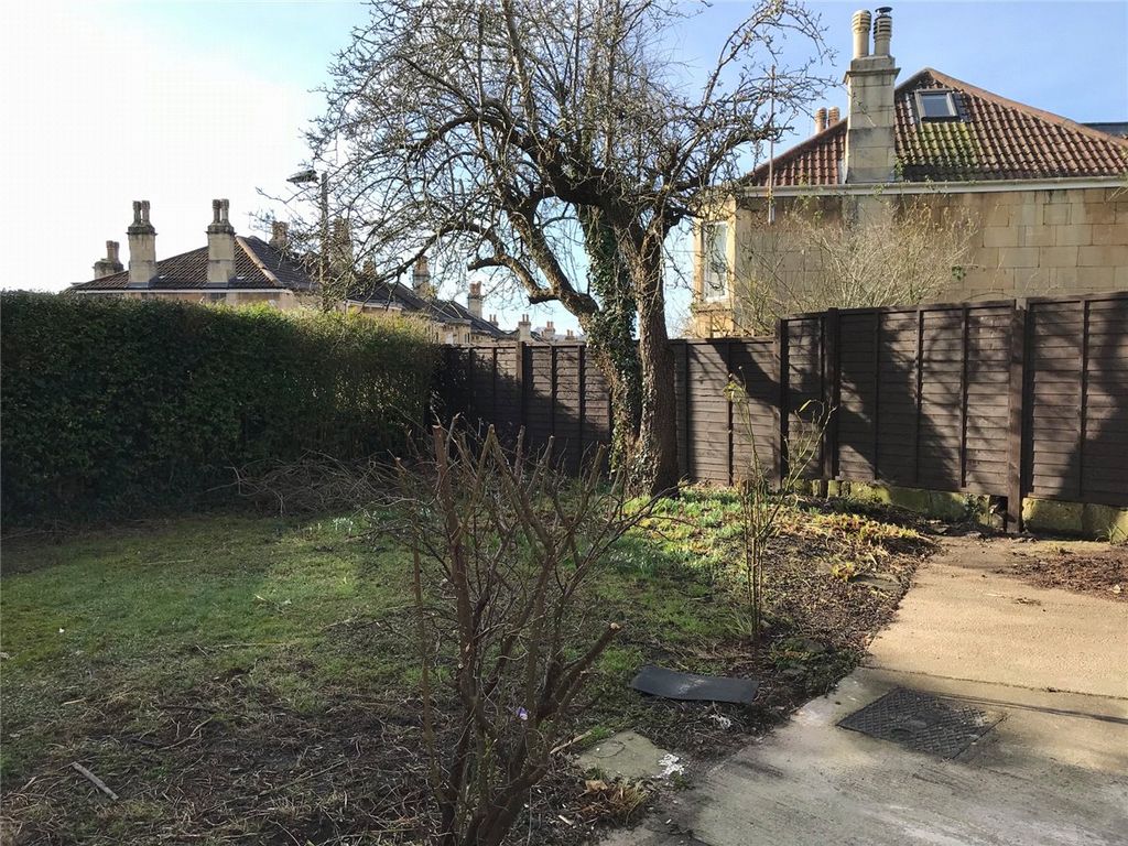 3 bed detached house to rent in Park Lane, Bath, Somerset BA1, £1,950 pcm