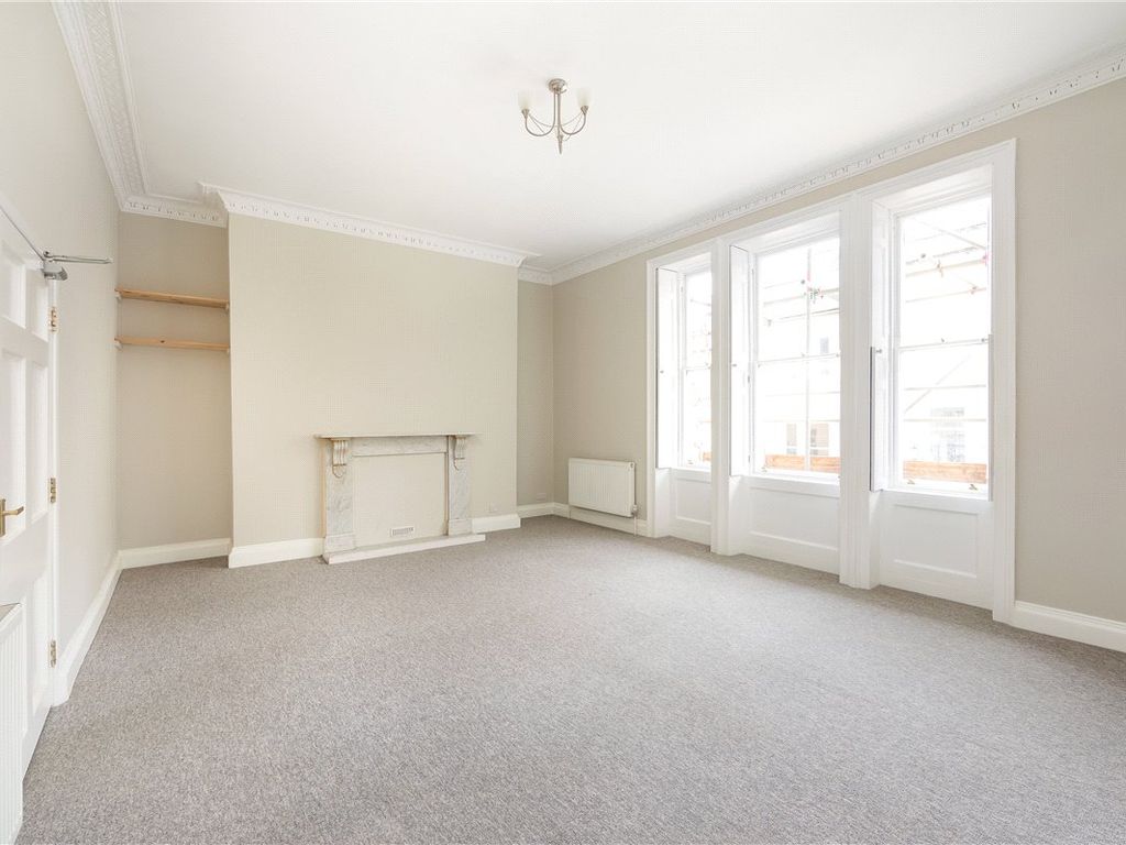 2 bed flat to rent in Park Street, Bath, Somerset BA1, £1,750 pcm