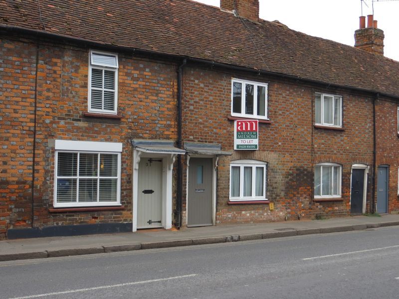 2 bed terraced house to rent in Chapel Street, Marlow SL7, £1,400 pcm