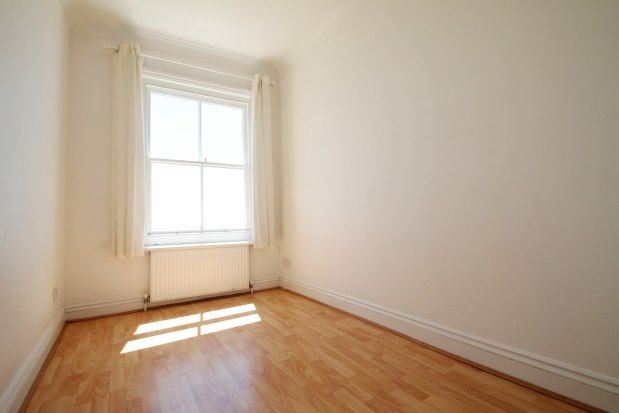 2 bed flat to rent in Marine Parade, Brighton BN2, £1,400 pcm