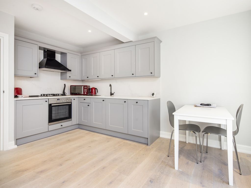 1 bed flat to rent in Earlham Street, London WC2H, £2,535 pcm