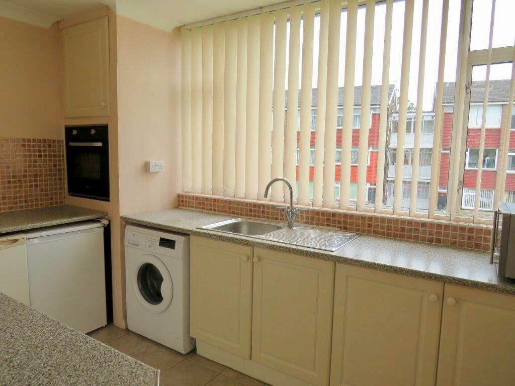 2 bed flat to rent in Chulmleigh Close, Rumney, Cardiff CF3, £900 pcm