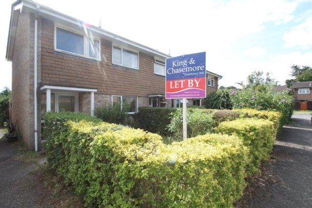 2 bed property to rent in Tufts Field, Midhurst GU29, £1,100 pcm