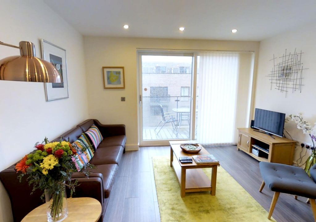 1 bed flat to rent in Warren Cl, Cambridge CB2, £3,475 pcm