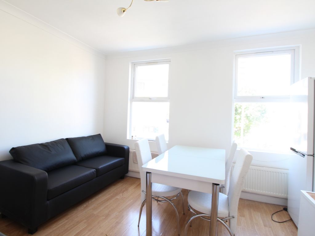 1 bed flat to rent in Barnabas Road, Hackney E9, £1,300 pcm