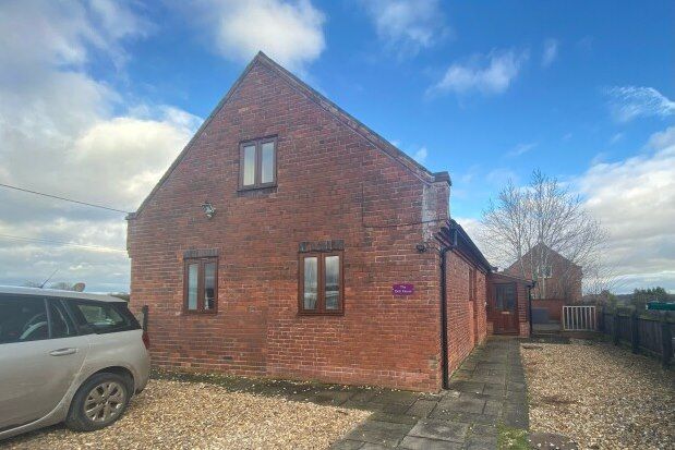 4 bed barn conversion to rent in Edial Farm Mews, Burntwood WS7, £1,550 pcm