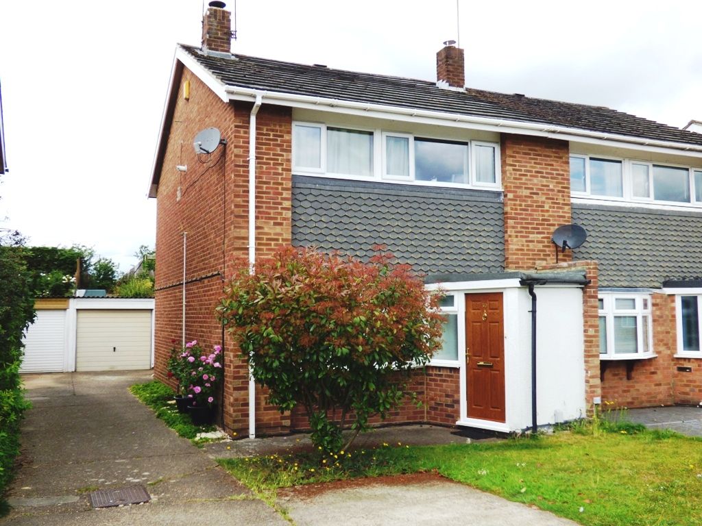 3 bed semi-detached house to rent in Austin Road, Woodley, Reading RG5, £1,500 pcm