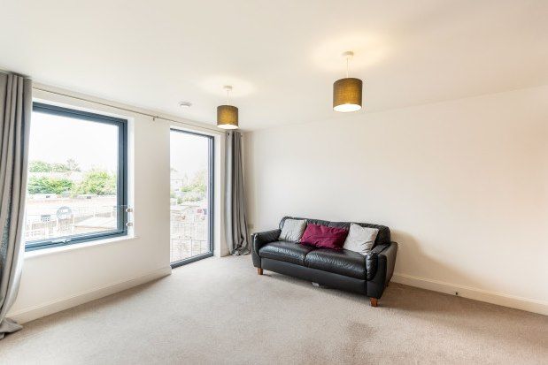 1 bed flat to rent in The Serpentine, Aylesbury HP19, £950 pcm