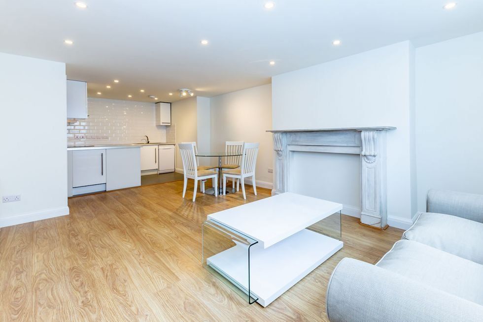 2 bed flat to rent in Parkway, London NW1, £2,708 pcm