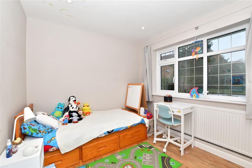 2 bed maisonette for sale in Overton Road, Sutton, Surrey SM2, £350,000