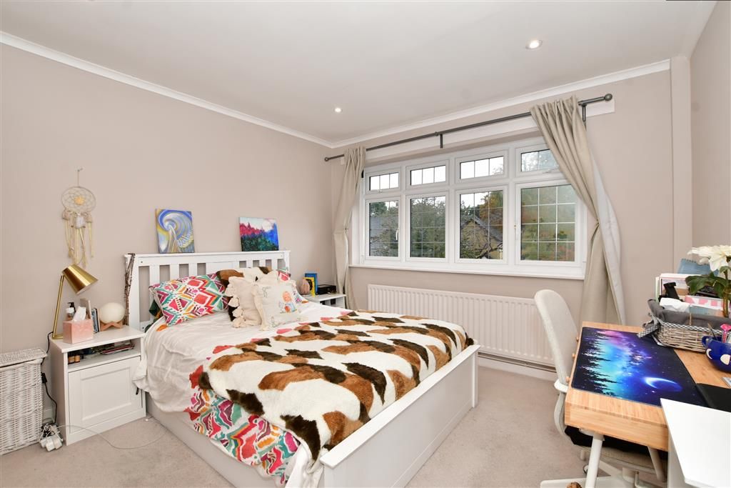 2 bed maisonette for sale in Overton Road, Sutton, Surrey SM2, £350,000
