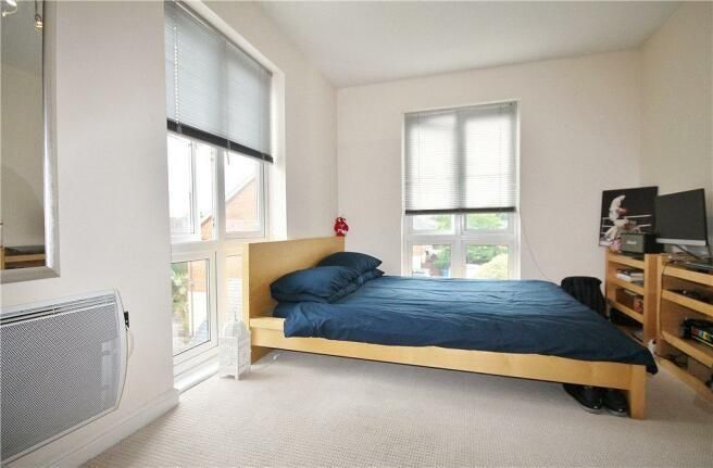 3 bed flat to rent in Windsor, Berkshire SL4, £2,350 pcm