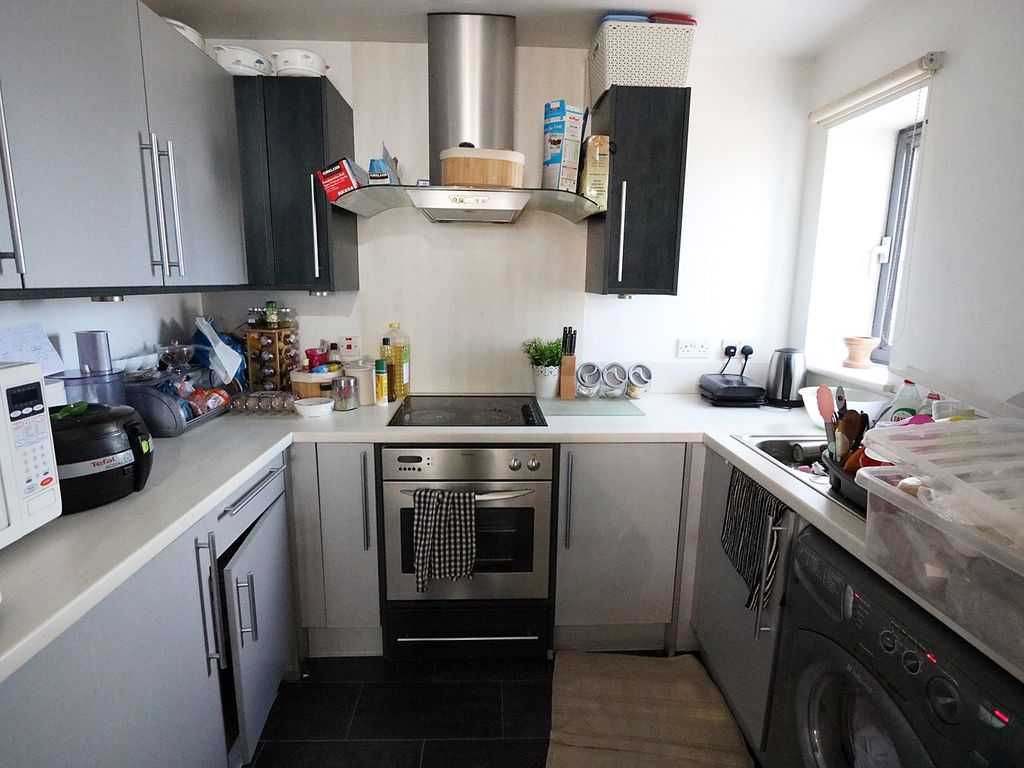 2 bed flat to rent in Churchill Way, Cardiff CF10, £1,350 pcm