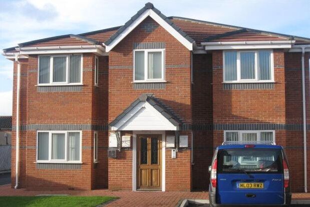 2 bed flat to rent in Maberley View, Liverpool L15, £700 pcm