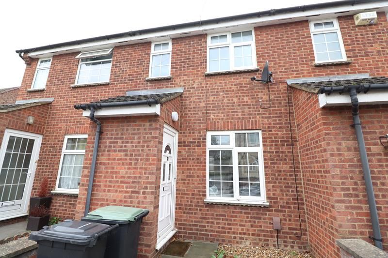 2 bed terraced house to rent in Park Road, Irthlingborough NN9, £750 pcm