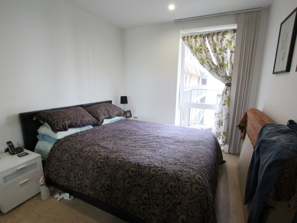 1 bed flat for sale in Warehouse Court, Major Draper Street, Royal Arsenal Riverside SE18, £340,000