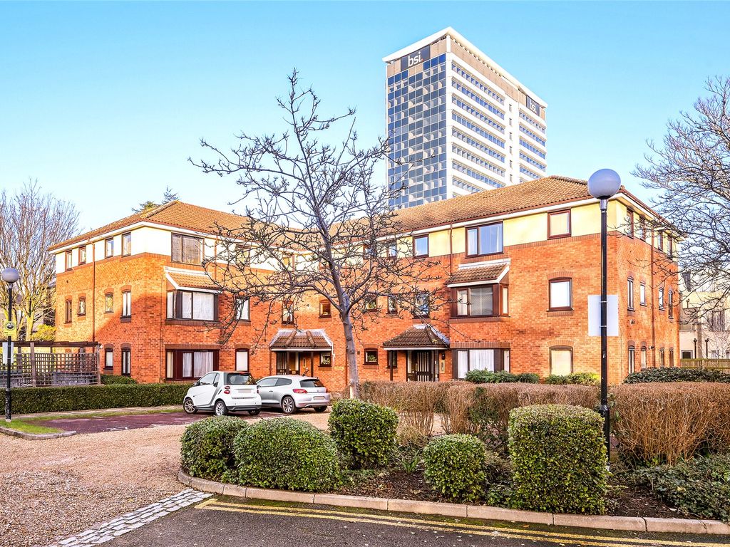 1 bed flat for sale in Constable Court, Chaseley Drive, Chiswick, London W4, £350,000