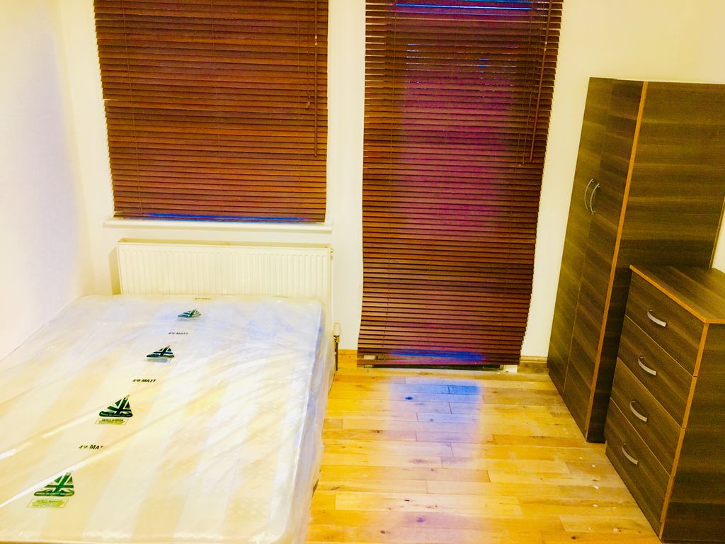 Room to rent in Maryland Road, Woodgreen N22, £875 pcm