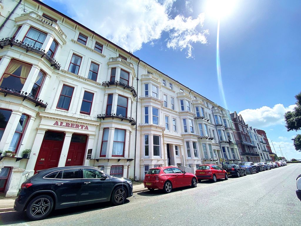 Studio to rent in Western Parade, Southsea PO5, £650 pcm
