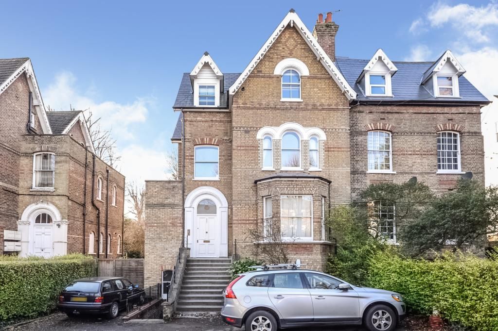 2 bed flat to rent in Archway Road, Highgate N6, £3,250 pcm