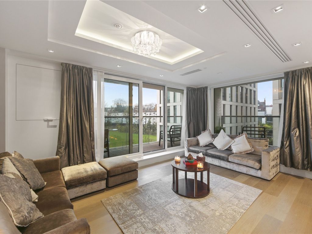 3 bed flat for sale in Lord Kensington House, Radnor Terrace, London W14, £2,600,000