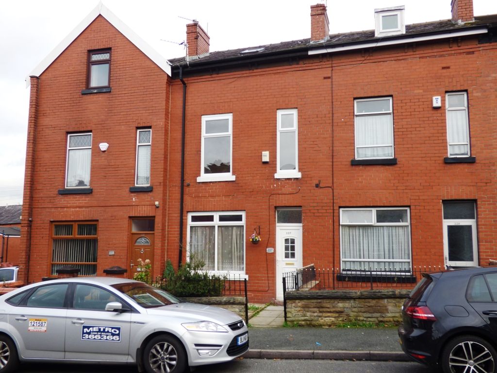 4 bed terraced house to rent in Rishton Lane, Great Lever, Bolton BL3, £1,300 pcm