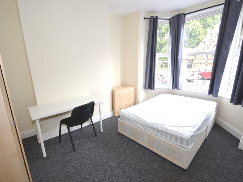 Room to rent in London Road, Reading, Berkshire RG1, £475 pcm