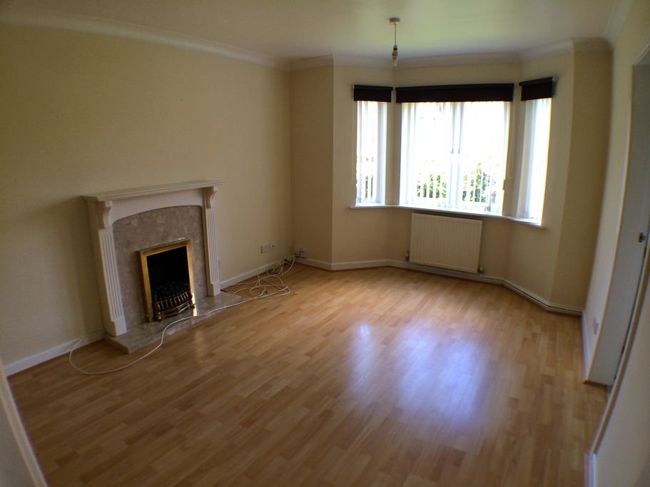 2 bed flat to rent in Oxford Road, Liverpool L22, £700 pcm