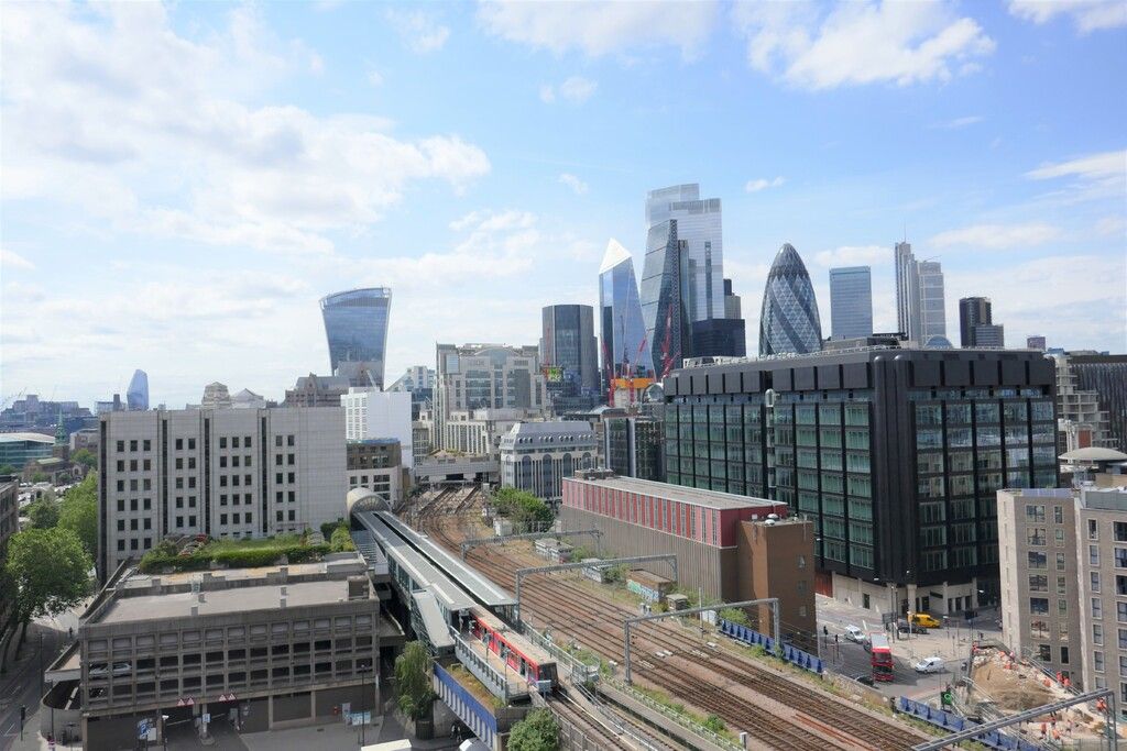 2 bed flat for sale in 2 Bed Luxurious Flat, Royal Mint Gardens, Royal Mint Street E1, £874,995