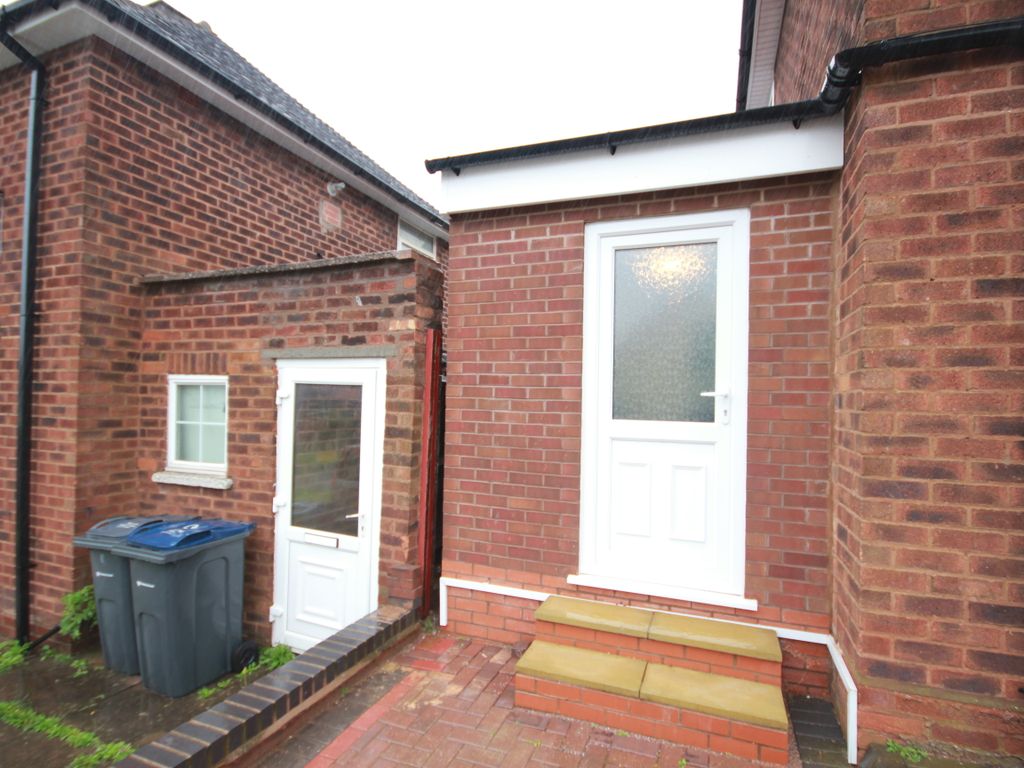 Studio to rent in Chadwick Road, Sutton Coldfield B75, £675 pcm