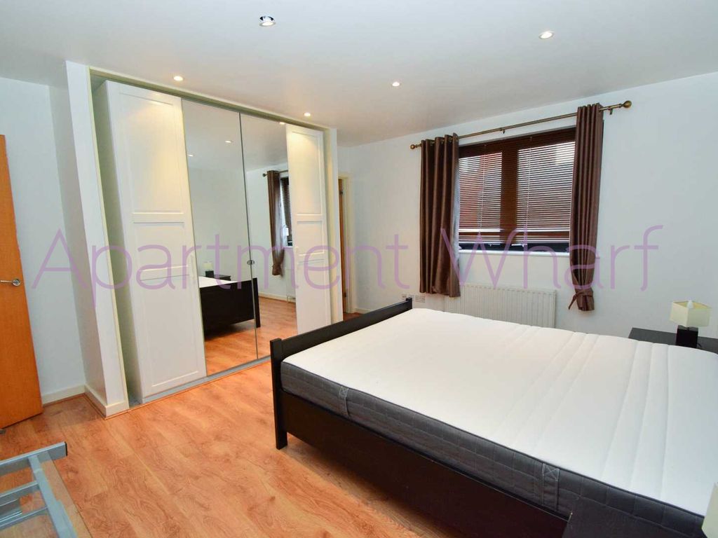 Room to rent in Ocean Wharf, Westferry Road, Canary Wharf E14, £1,257 pcm