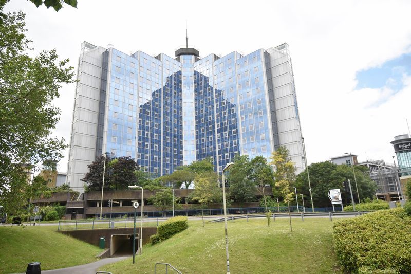 1 bed flat to rent in 12th Floor, Churchill Place, Churchill Way, Basingstoke RG21, £800 pcm