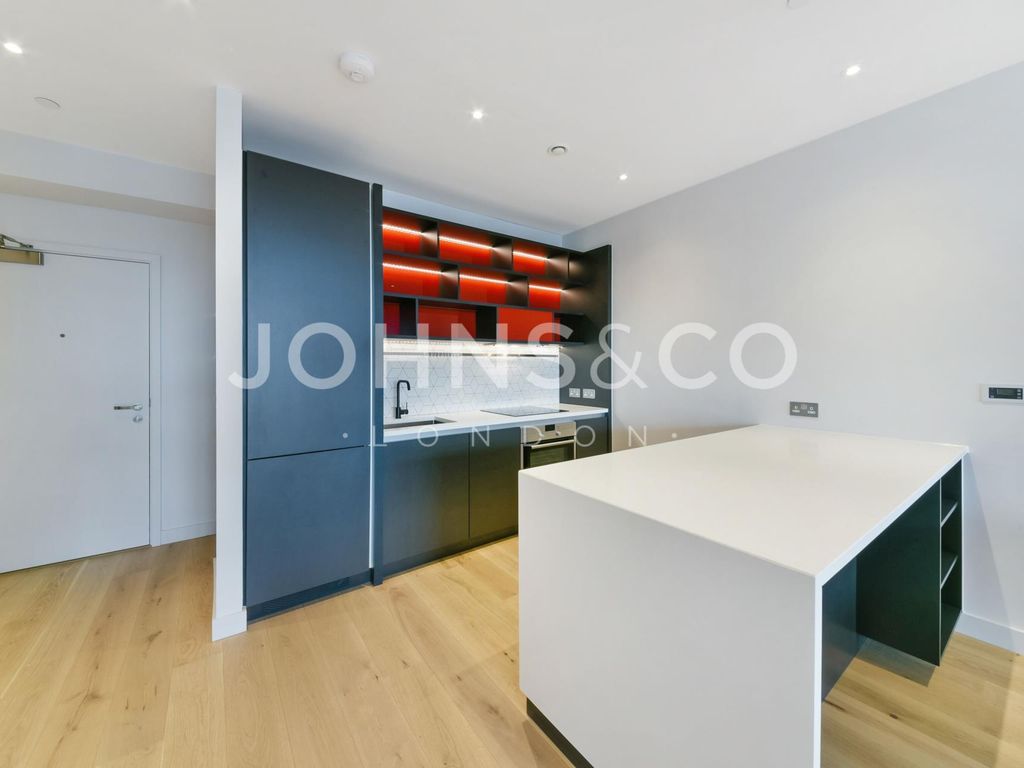 1 bed flat to rent in Bridgewater House, London City Island, London E14, £2,210 pcm