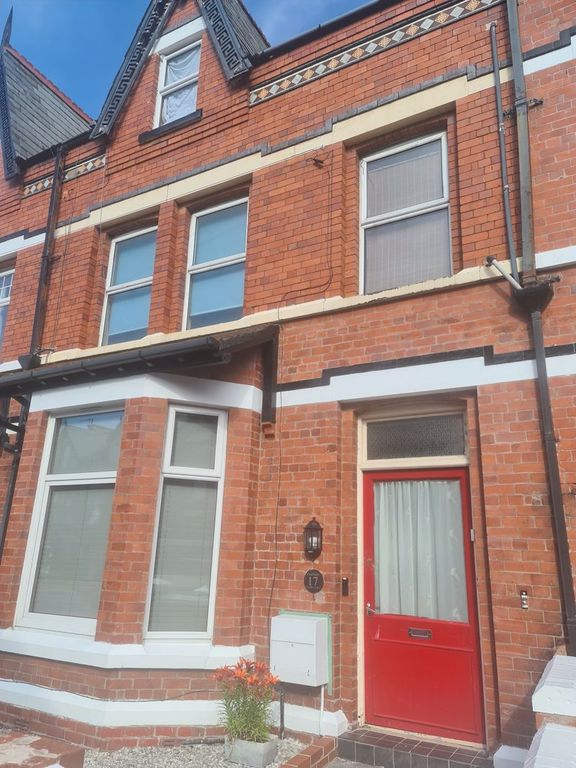 2 bed flat to rent in Llewelyn Road, Colwyn Bay LL29, £650 pcm