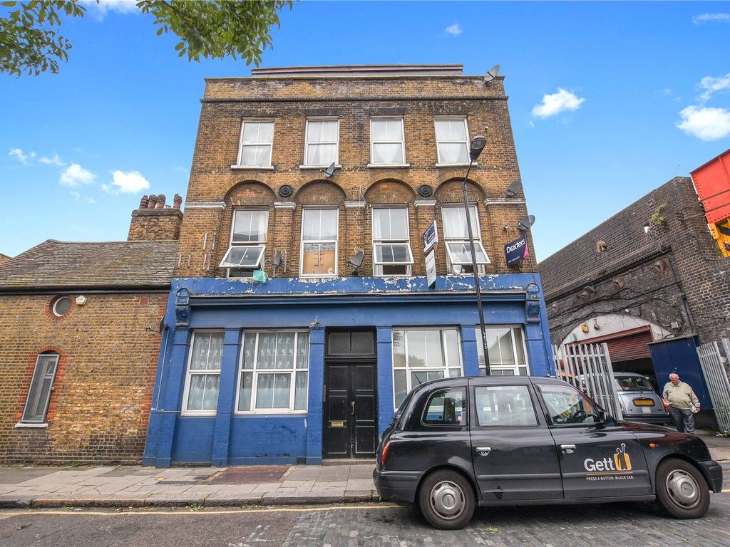 1 bed flat for sale in Tapp Street, London E1, £279,999
