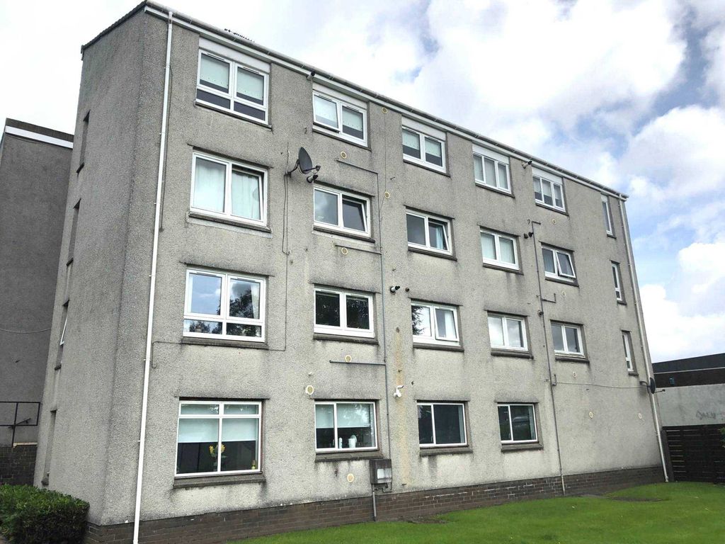 2 bed flat to rent in Shaw Court, Erskine PA8, £700 pcm