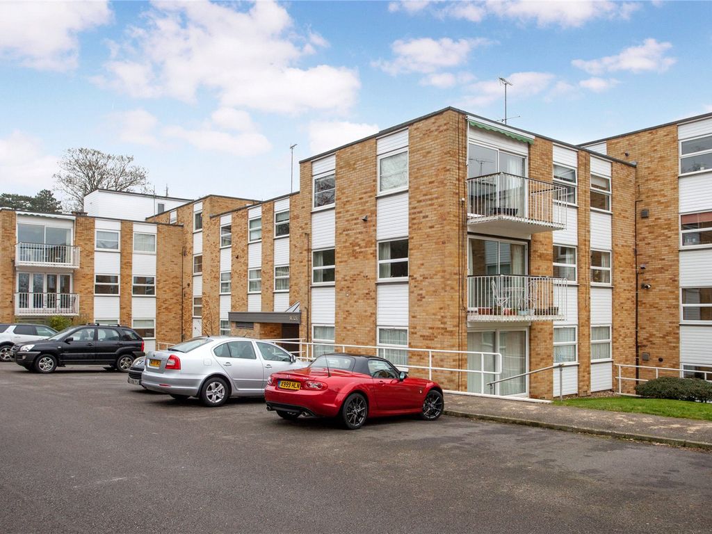 2 bed flat to rent in Beech House, Ancastle Green, Henley-On-Thames, Oxfordshire RG9, £1,650 pcm