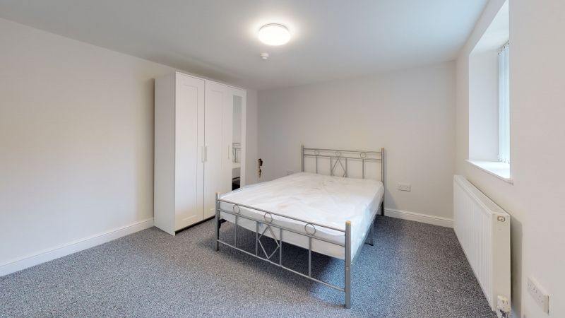 3 bed flat to rent in Royal Park Terrace, Hyde Park, Leeds LS6, £498 pppm