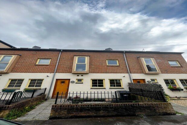 5 bed property to rent in Park Grove, Knaresborough HG5, £1,225 pcm
