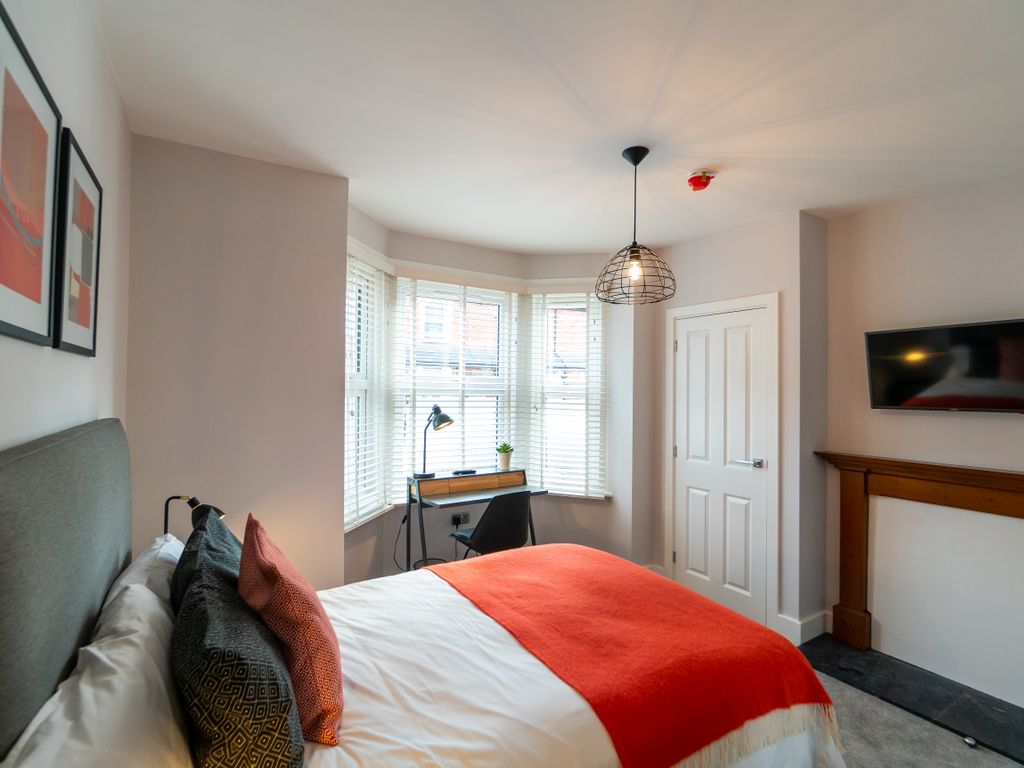 Room to rent in Kings Road, Caversham, Reading RG4, £875 pcm