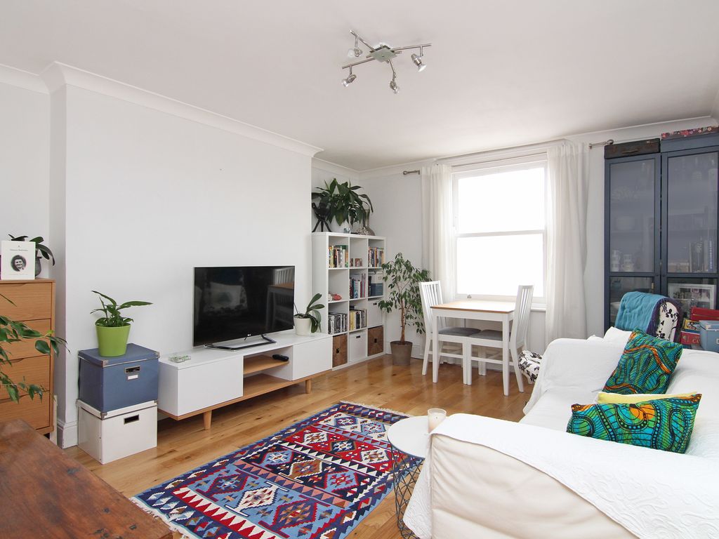 1 bed flat for sale in The Mall, Ealing W5, £425,000