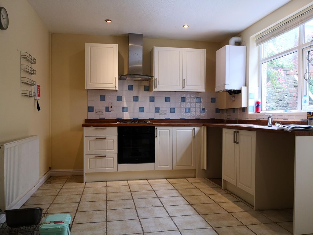 4 bed terraced house to rent in Bridgend Road, Llanharan, Pontyclun CF72, £1,050 pcm