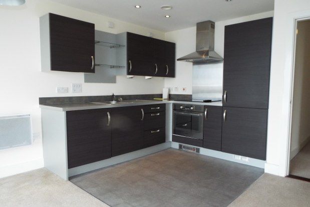 2 bed flat to rent in Eddystone House, Cardiff CF11, £1,200 pcm
