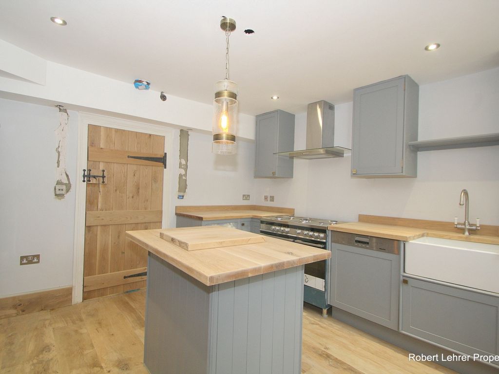 3 bed terraced house to rent in North Road, Highgate N6, £3,358 pcm