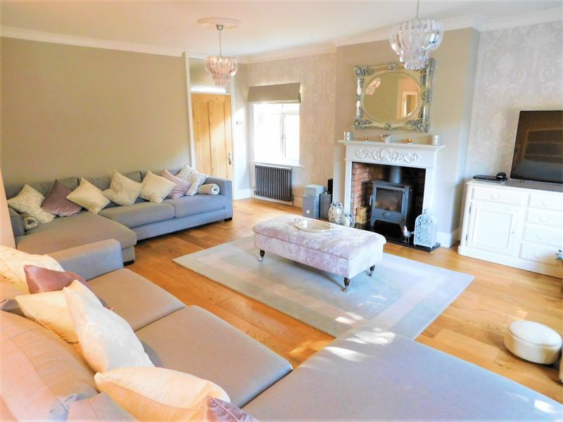 5 bed detached house for sale in Weeping Cross, Stafford, Staffordshire ST17, £885,000